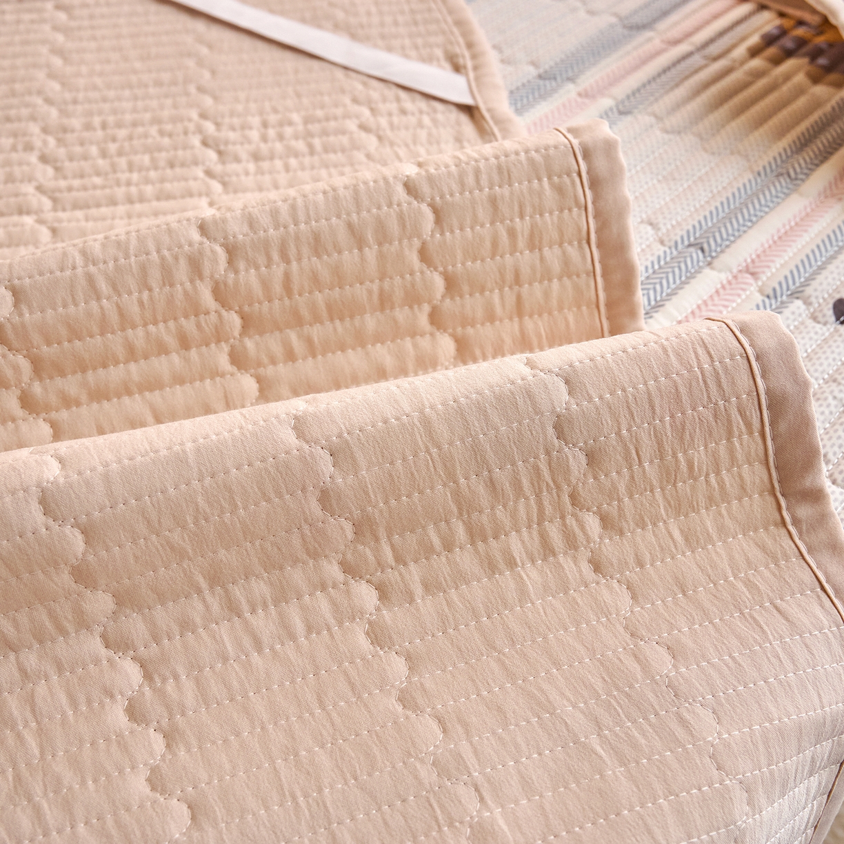 91家纺网 家纺一手货源 找家纺 X猫先生 2025小清新全棉学生床盖-新增花型 森岛精灵