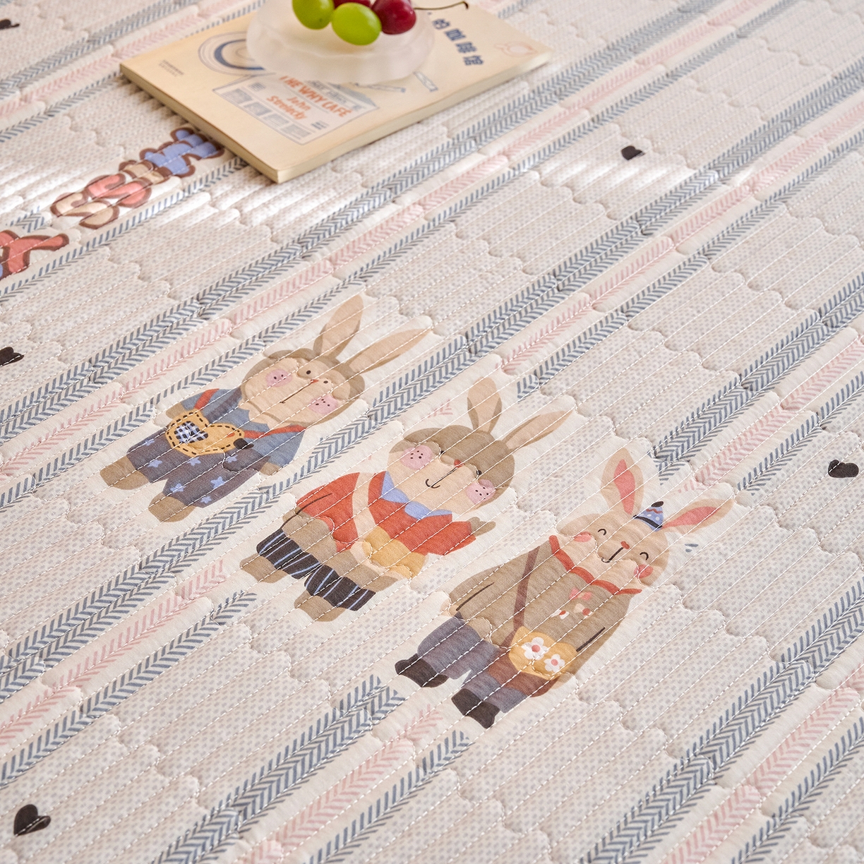 91家纺网 家纺一手货源 找家纺 X猫先生 2025小清新全棉学生床盖-新增花型 森岛精灵