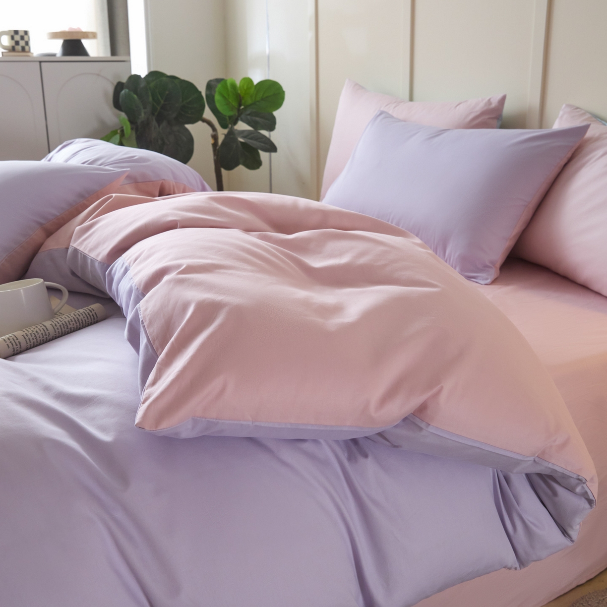 91家纺网 家纺一手货源 找家纺 乐美家纺 2025新款全棉双拼单被套 丁香紫+芍药粉