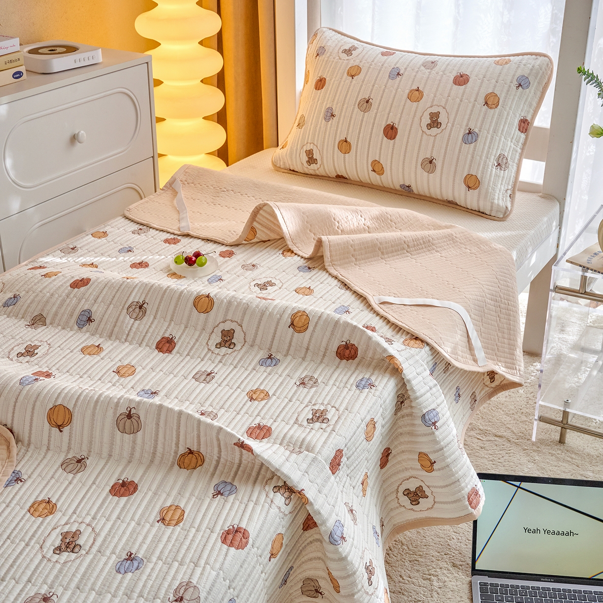 91家纺网 家纺一手货源 找家纺 X猫先生 2025小清新全棉学生床盖-新增花型 南瓜熊