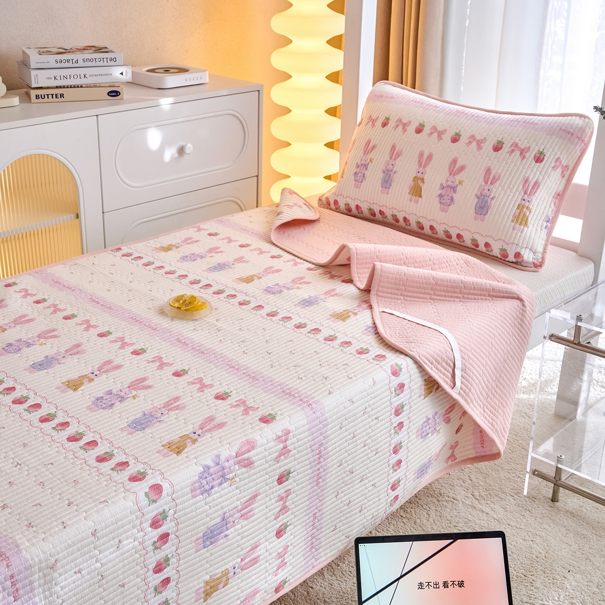 91家纺网 家纺一手货源 找家纺 X猫先生 2025小清新全棉学生床盖-新增花型 踏春小兔