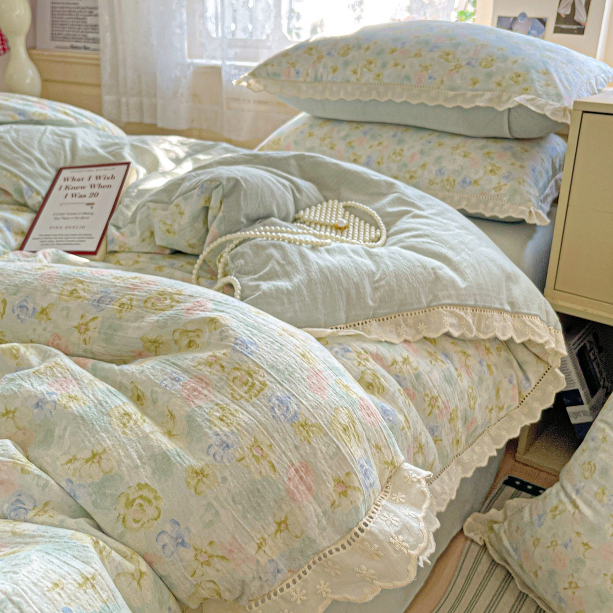 91家纺网 家纺一手货源 找家纺 水木坊 2025新款皱皱双层纱镂空花边四件套 风与铃兰