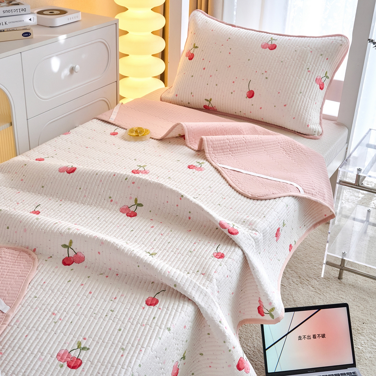 91家纺网 家纺一手货源 找家纺 X猫先生 2025小清新全棉学生床盖-新增花型 七彩樱桃