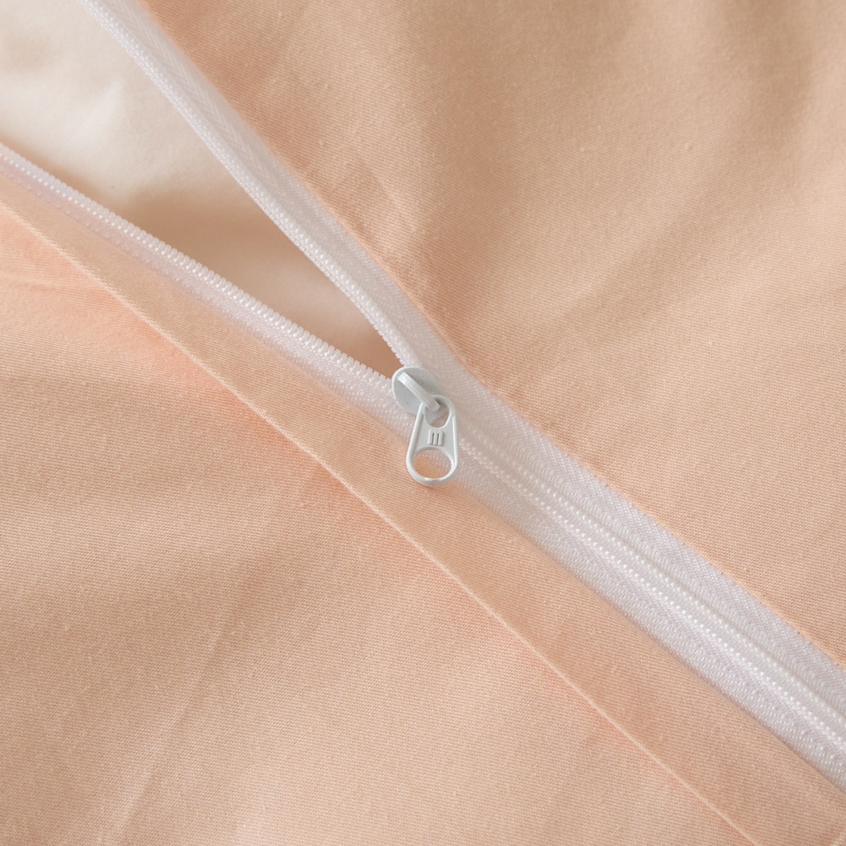 91家纺网 家纺一手货源 找家纺 乐美家纺 2025新款全棉双拼单被套 豆绿+米杏