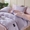 91家纺网 家纺一手货源 找家纺 乐美家纺 2025新款全棉双拼单被套 丁香紫+芍药粉