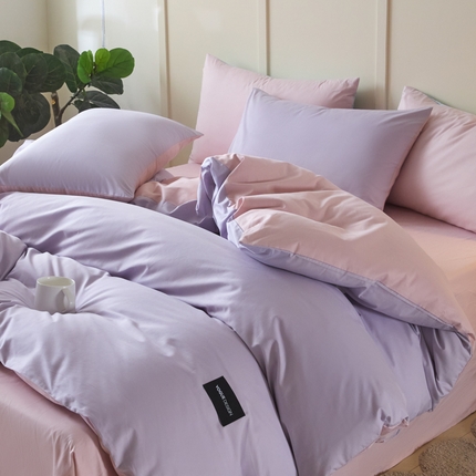 91家纺网 家纺一手货源 找家纺 乐美家纺 2025新款全棉双拼单被套 丁香紫+芍药粉