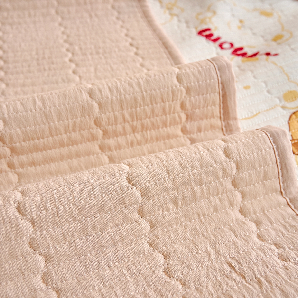 91家纺网 家纺一手货源 找家纺 X猫先生 2025小清新全棉学生床盖-新增花型 瑞迪熊