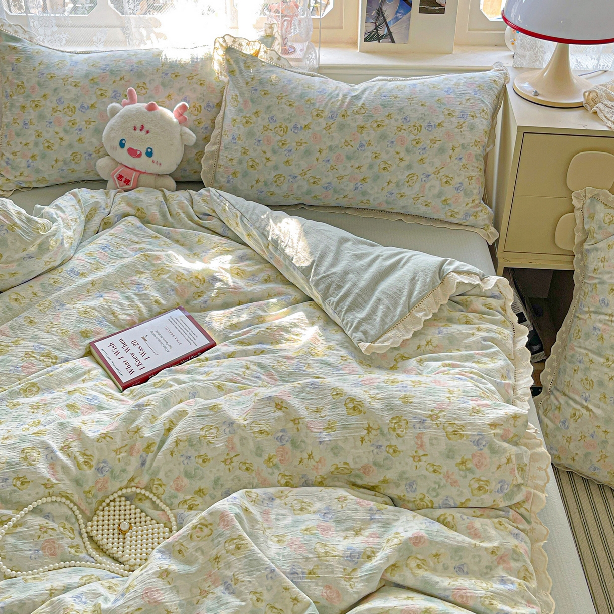 91家纺网 家纺一手货源 找家纺 水木坊 2025新款皱皱双层纱镂空花边四件套 风与铃兰