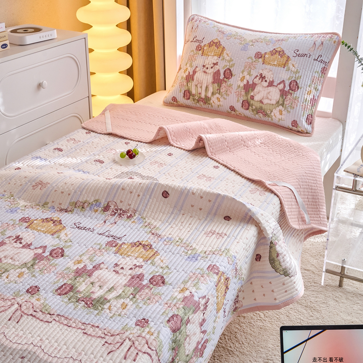 91家纺网 家纺一手货源 找家纺 X猫先生 2025小清新全棉学生床盖-新增花型 小羊肖恩