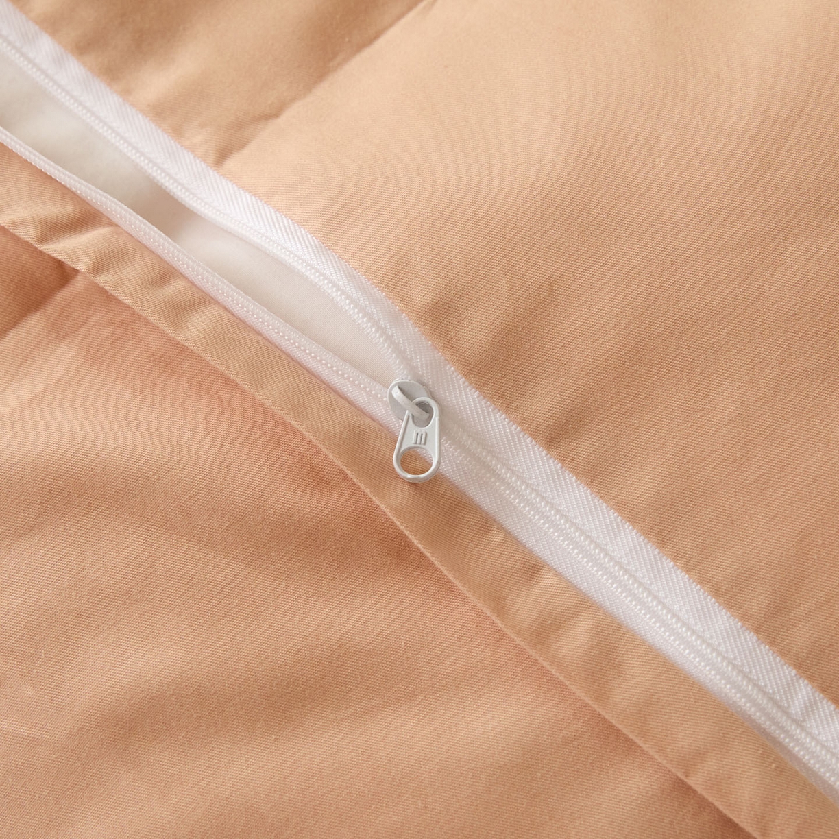 91家纺网 家纺一手货源 找家纺 乐美家纺 2025新款全棉双拼单被套 白+奶茶杏