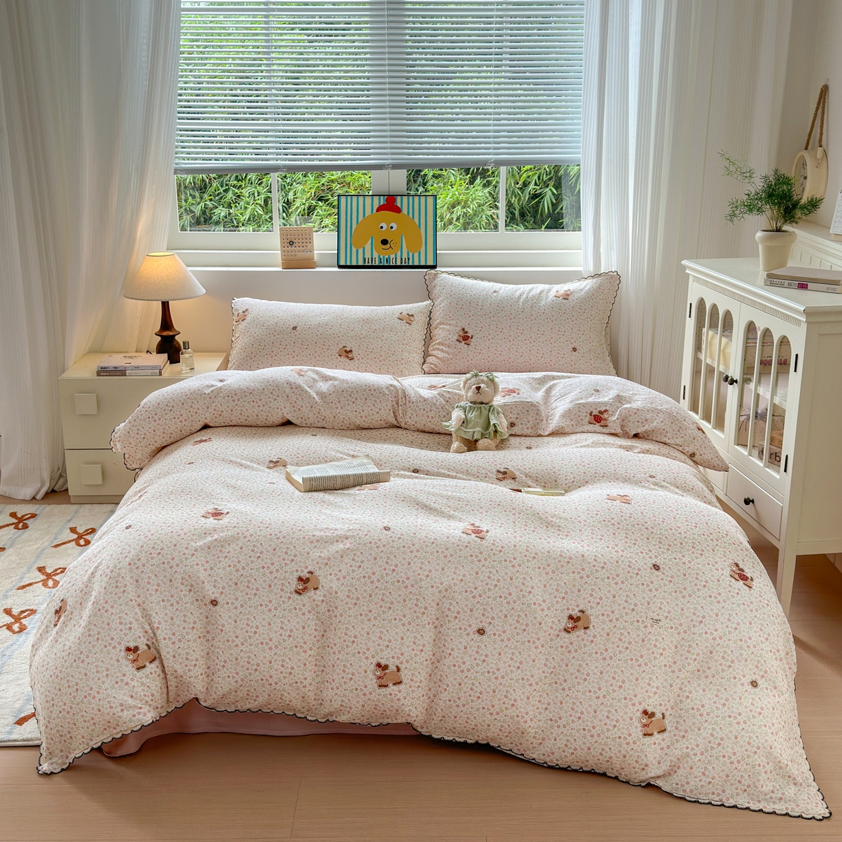 91家纺网 家纺一手货源 找家纺 淑女公社家纺 2025四季款全棉纯棉双层纱小香风四件套 腊肠狗 小粉花