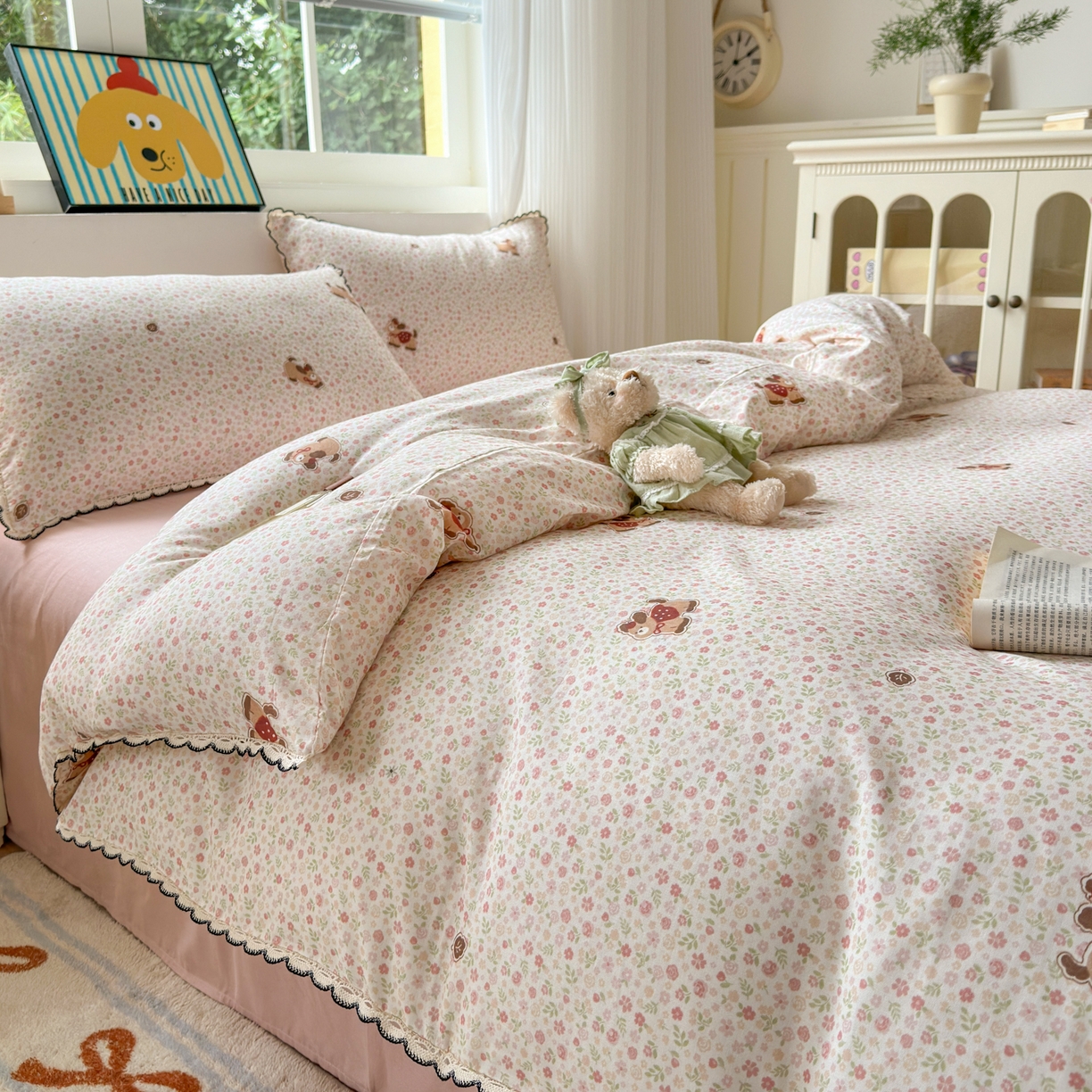 91家纺网 家纺一手货源 找家纺 淑女公社家纺 2025四季款全棉纯棉双层纱小香风四件套 腊肠狗 小粉花