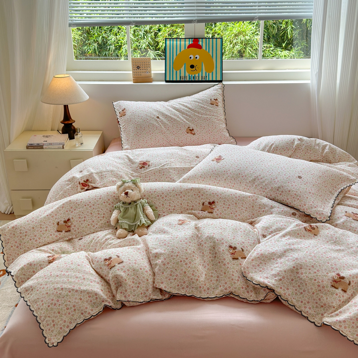 91家纺网 家纺一手货源 找家纺 淑女公社家纺 2025四季款全棉纯棉双层纱小香风四件套 腊肠狗 小粉花