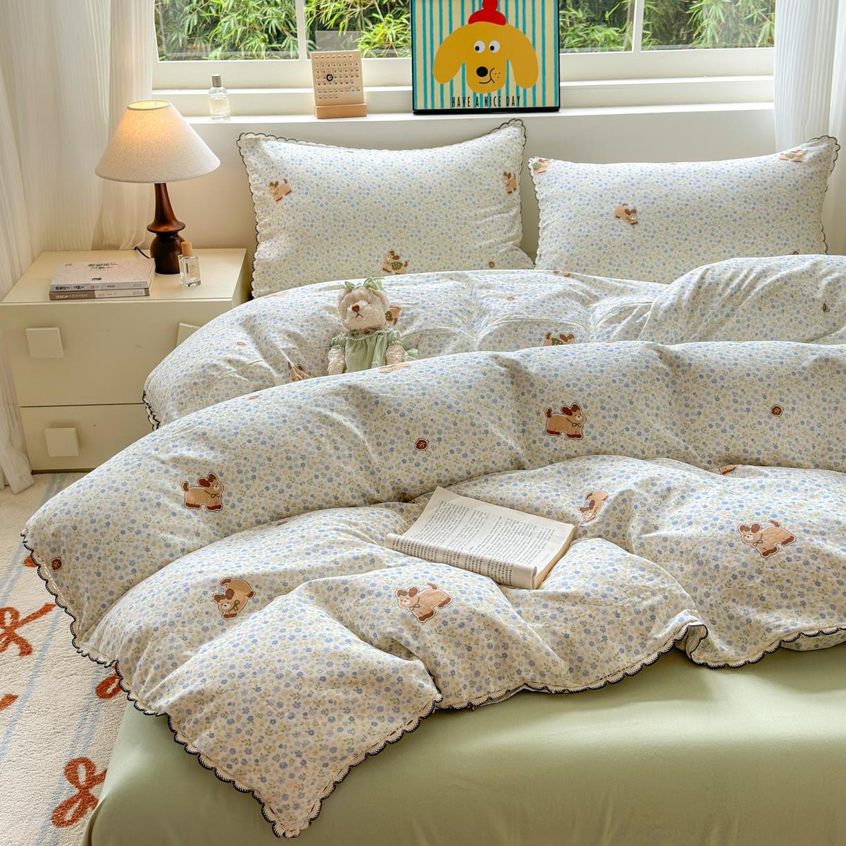 91家纺网 家纺一手货源 找家纺 淑女公社家纺 2025四季款全棉纯棉双层纱小香风四件套 腊肠狗 小蓝花