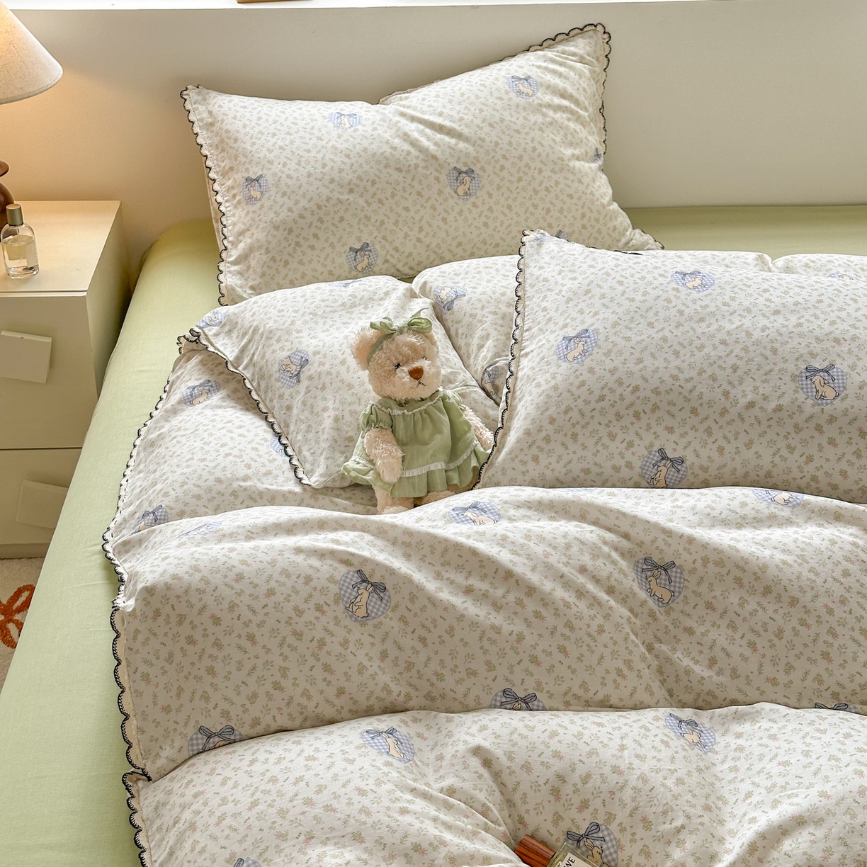 91家纺网 家纺一手货源 找家纺 淑女公社家纺 2025四季款全棉纯棉双层纱小香风四件套 乖乖兔 绿