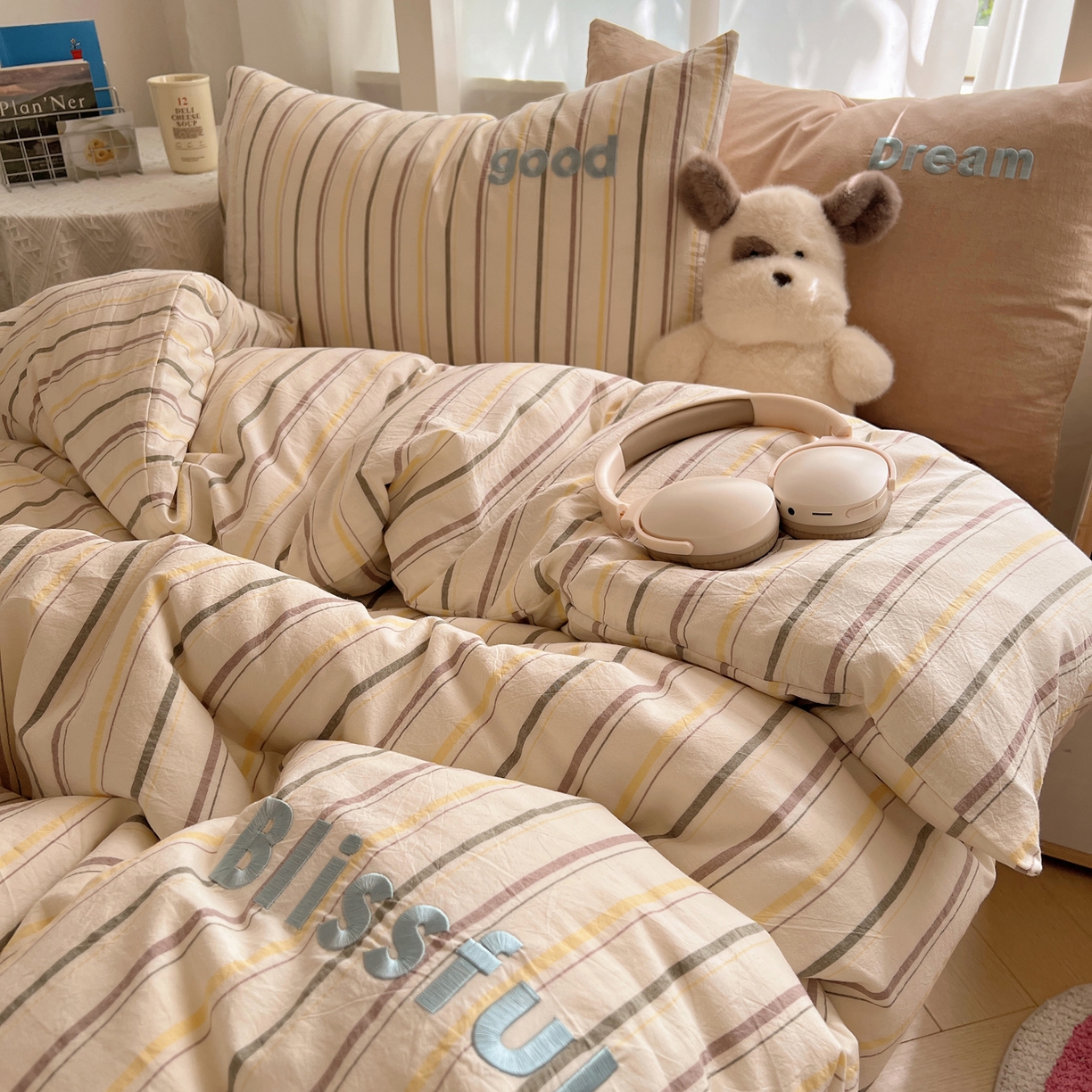 91家纺网 家纺一手货源 找家纺 丽涵家纺 2025新款全棉纯棉色织水洗棉刺绣三件套四件套 韵律-咖