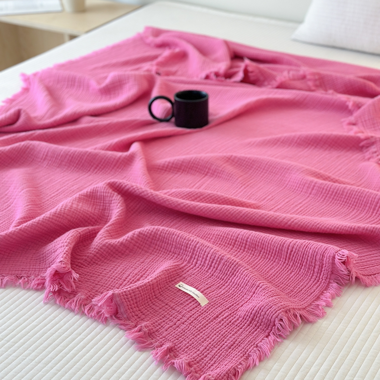 91家纺网 家纺一手货源 找家纺 淑女公社 2025四季新款四层纱皱皱流苏毯 璀璨洋红