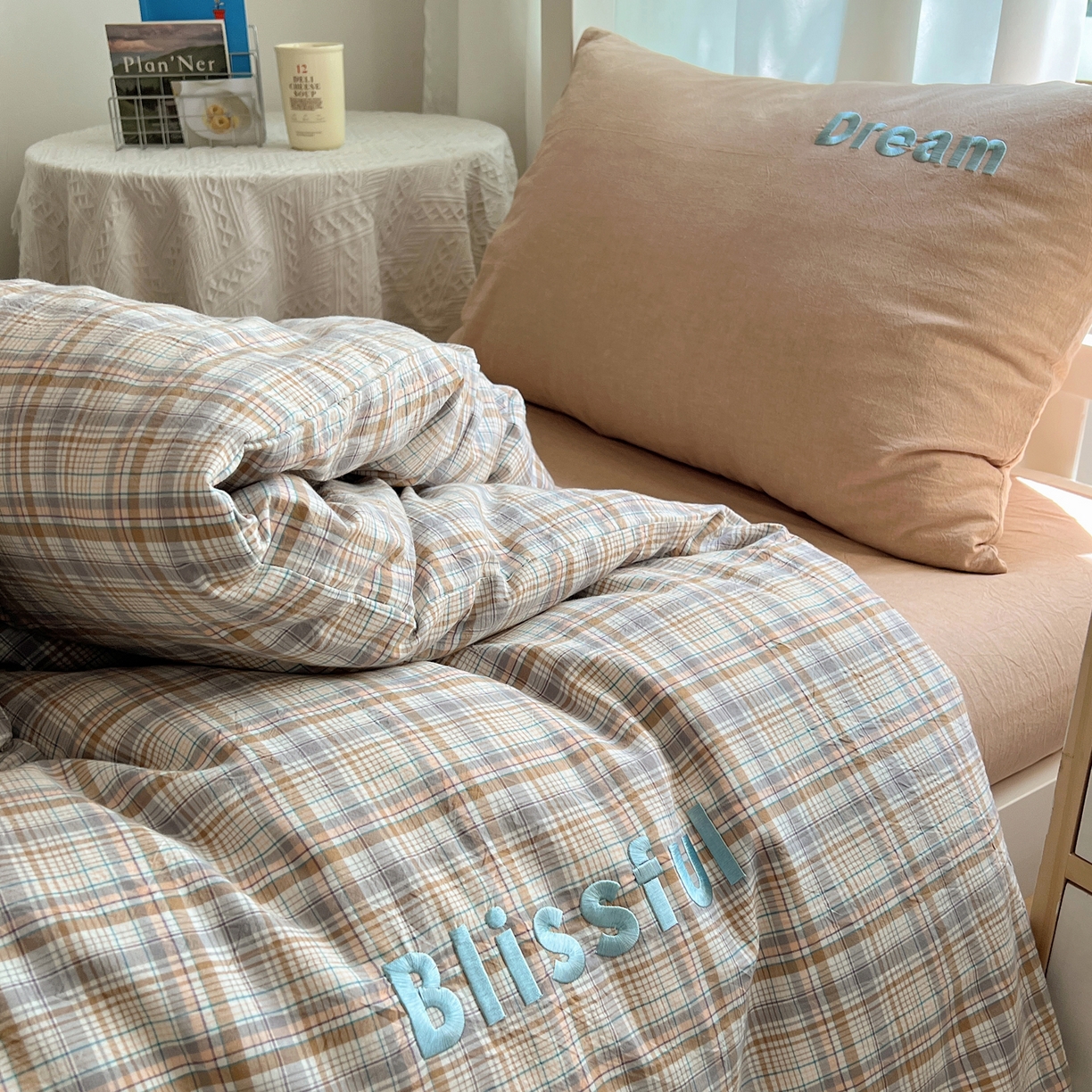 91家纺网 家纺一手货源 找家纺 丽涵家纺 2025新款全棉纯棉色织水洗棉刺绣三件套四件套 青春