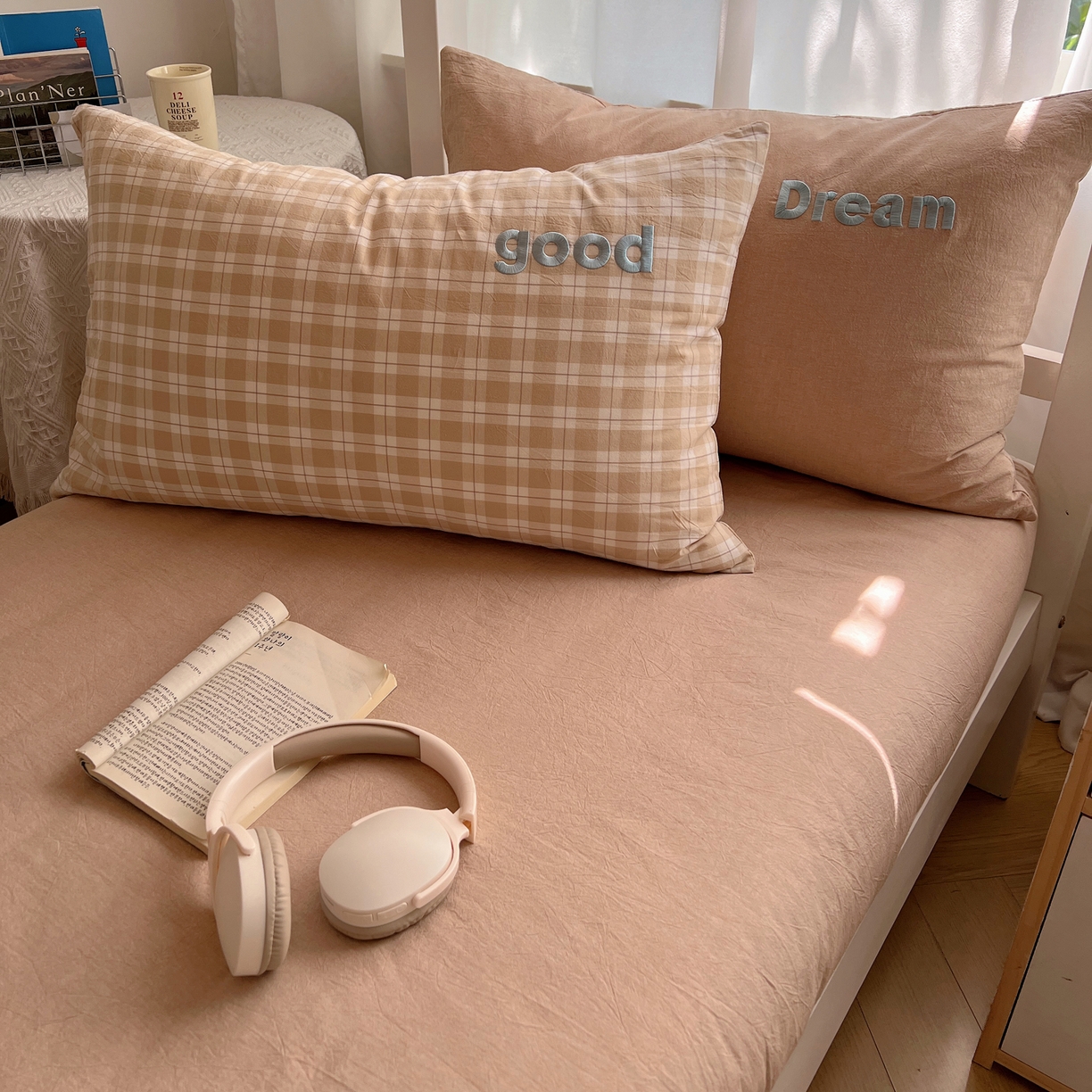 91家纺网 家纺一手货源 找家纺 丽涵家纺 2025新款全棉纯棉色织水洗棉刺绣三件套四件套 尚格-咖