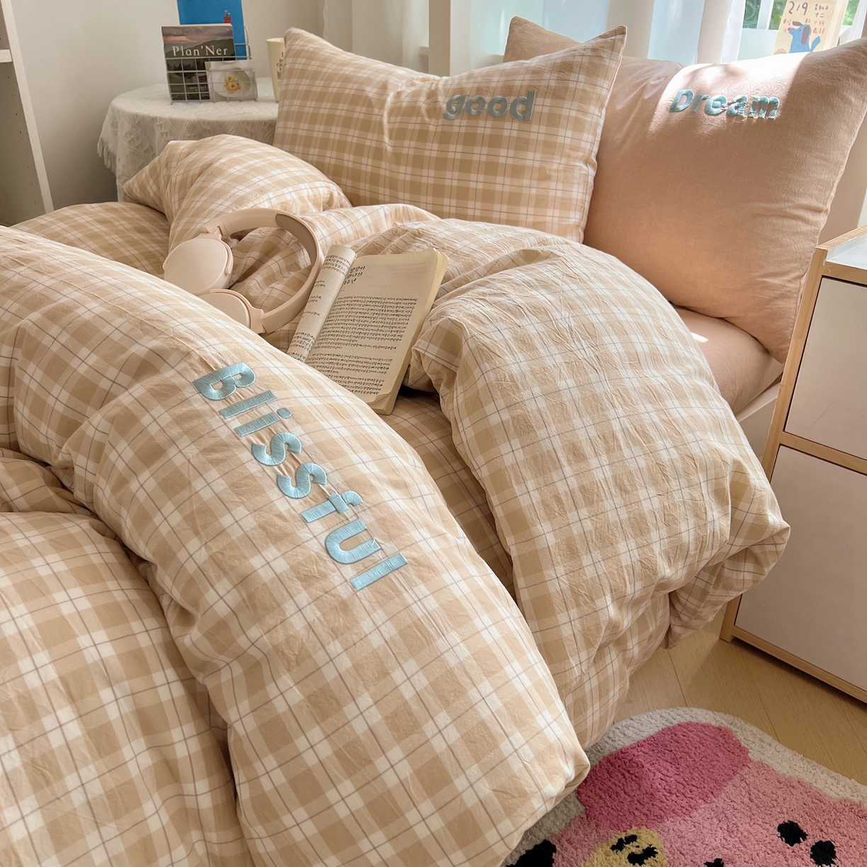 91家纺网 家纺一手货源 找家纺 丽涵家纺 2025新款全棉纯棉色织水洗棉刺绣三件套四件套 尚格-咖