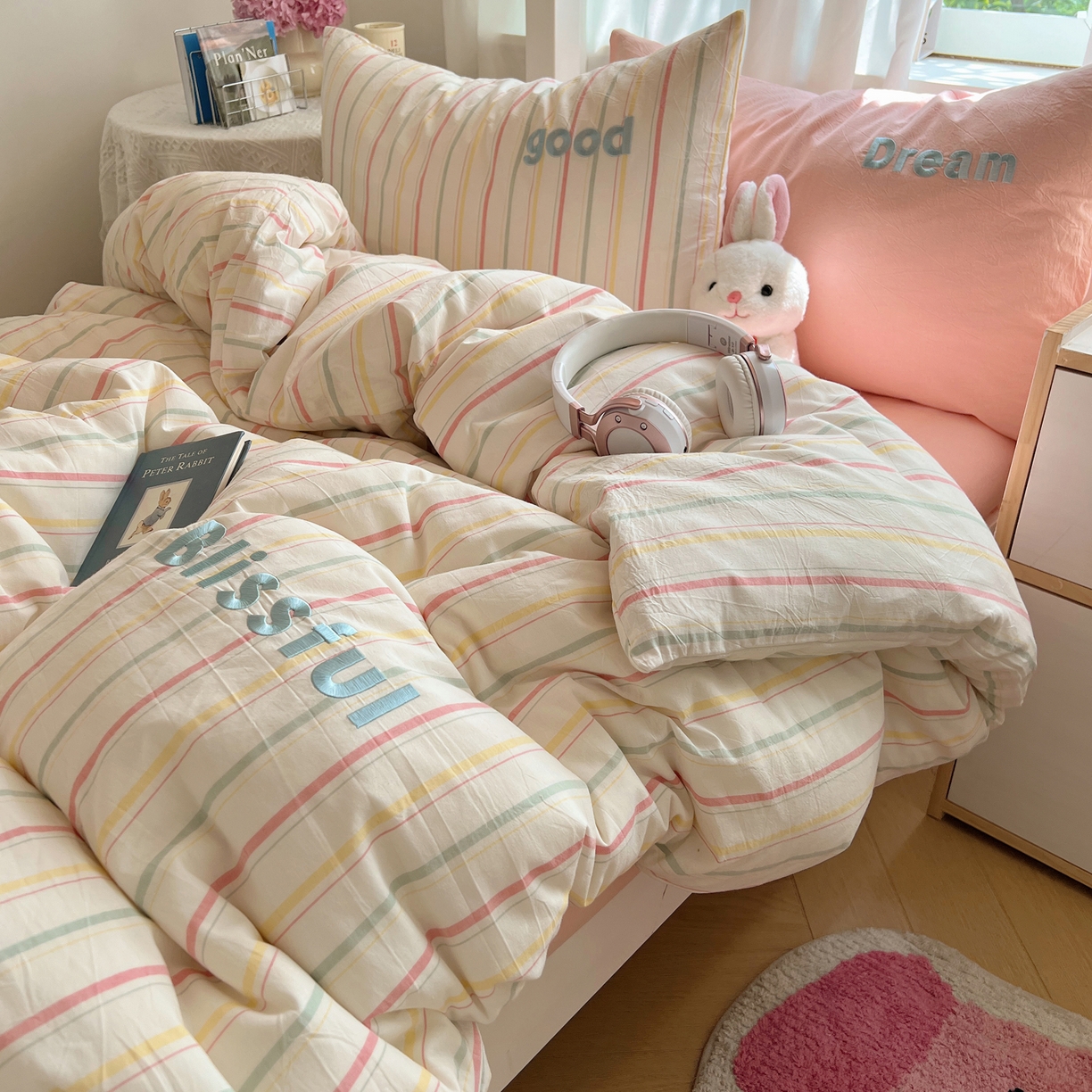 91家纺网 家纺一手货源 找家纺 丽涵家纺 2025新款全棉纯棉色织水洗棉刺绣三件套四件套 韵律-粉