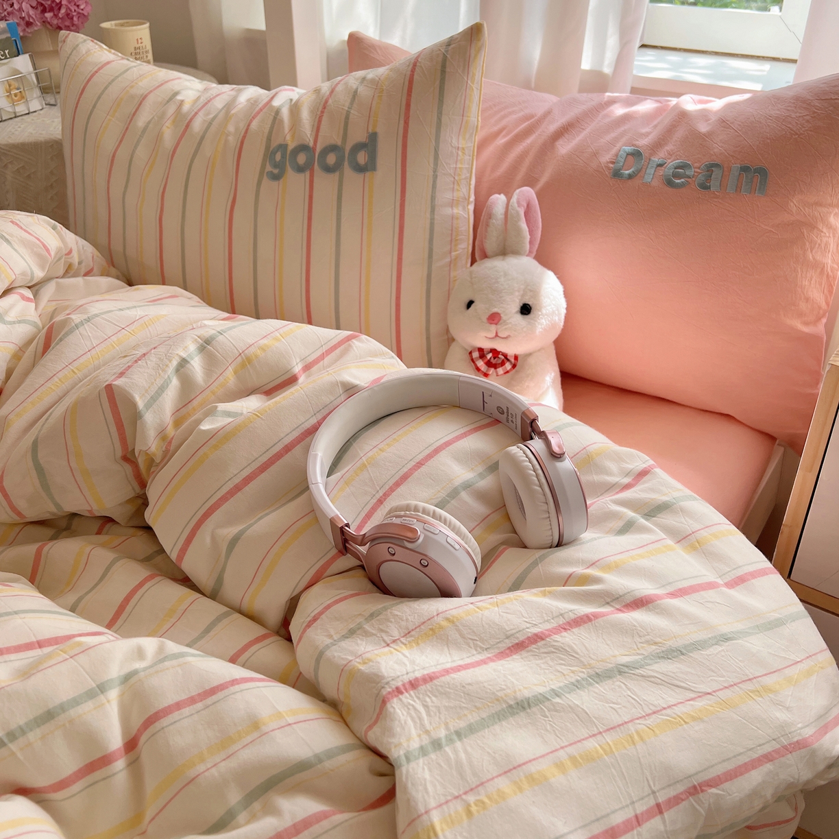 91家纺网 家纺一手货源 找家纺 丽涵家纺 2025新款全棉纯棉色织水洗棉刺绣三件套四件套 韵律-粉