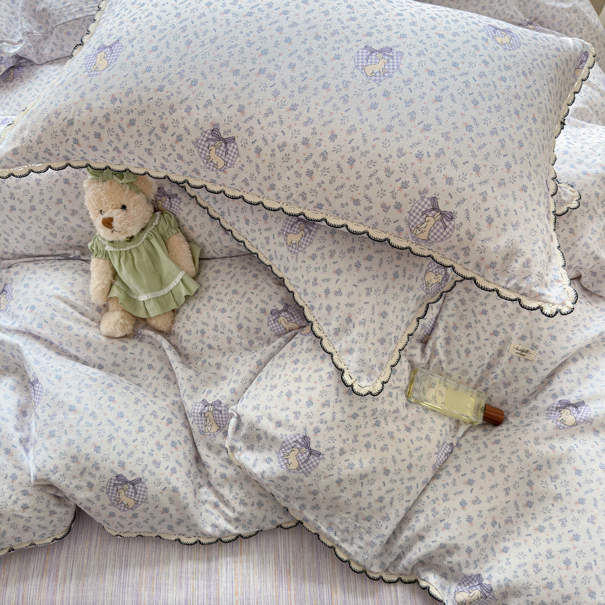 91家纺网 家纺一手货源 找家纺 淑女公社家纺 2025四季款全棉纯棉双层纱小香风四件套 乖乖兔 紫