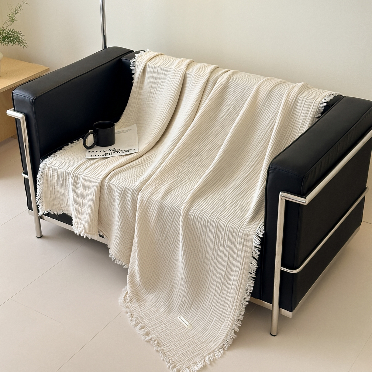 淑女公社 2025四季新款四层纱皱皱流苏毯 温润奶白