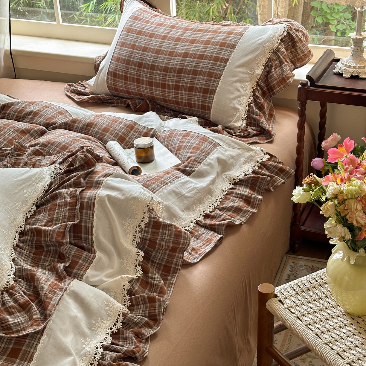 91家纺网 家纺一手货源 找家纺 淑女公社2025春夏新款法式色织双层纱四件套 咖格物语