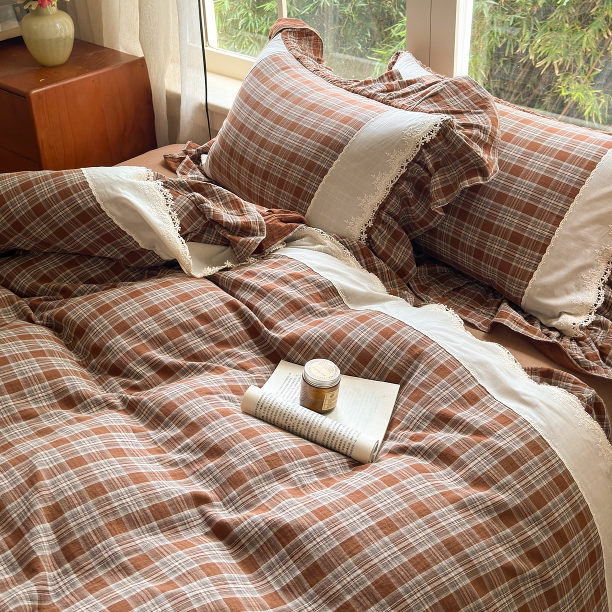 91家纺网 家纺一手货源 找家纺 淑女公社2025春夏新款法式色织双层纱四件套 咖格物语