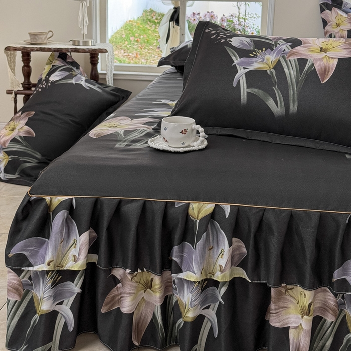 91家纺网 家纺一手货源 找家纺 雨田家纺 2025新款外贸跨境直播亲肤印花床裙三件套 百合花