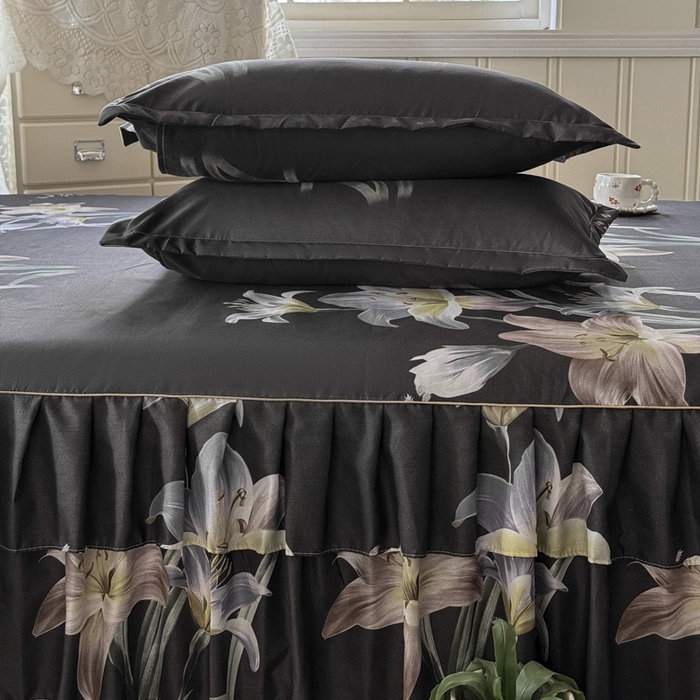 91家纺网 家纺一手货源 找家纺 雨田家纺 2025新款外贸跨境直播亲肤印花床裙三件套 百合花