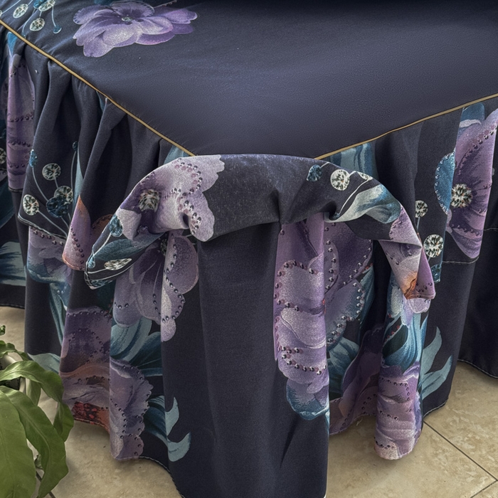 91家纺网 家纺一手货源 找家纺 雨田家纺 2025新款外贸跨境直播亲肤印花床裙三件套 柔情似水