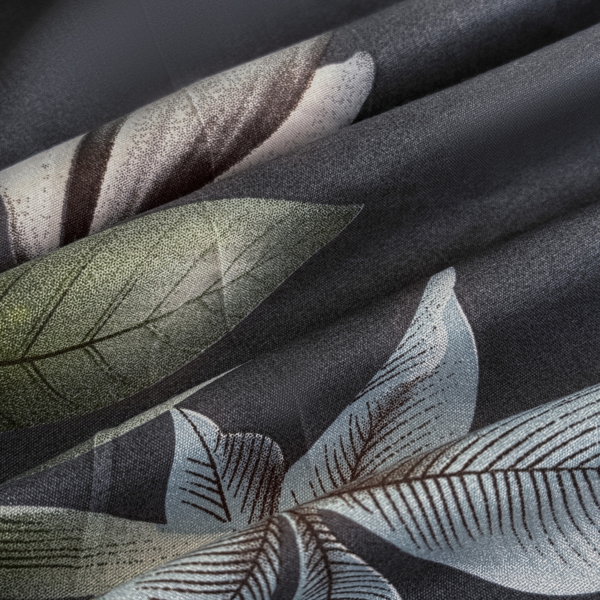 91家纺网 家纺一手货源 找家纺 雨田家纺 2025新款外贸跨境直播亲肤印花床裙三件套 鲜花盛开