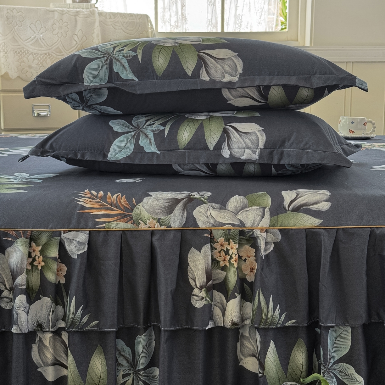 91家纺网 家纺一手货源 找家纺 雨田家纺 2025新款外贸跨境直播亲肤印花床裙三件套 鲜花盛开