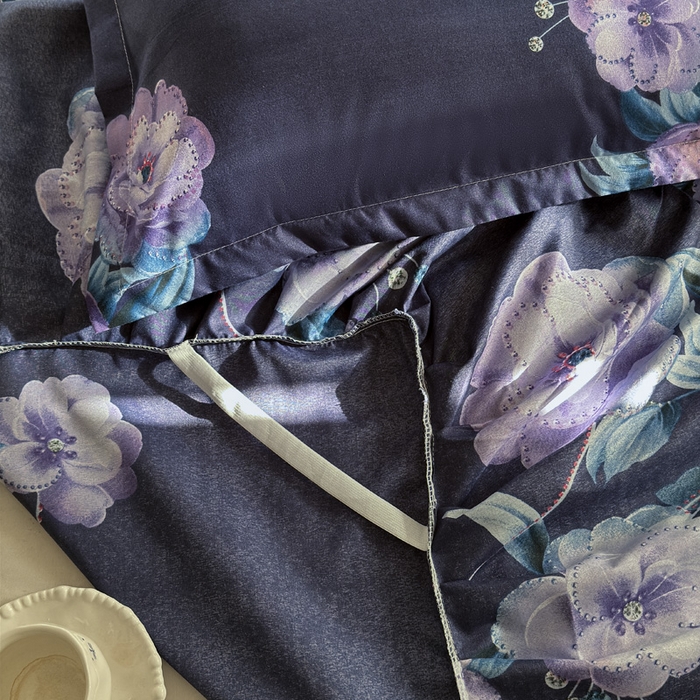 91家纺网 家纺一手货源 找家纺 雨田家纺 2025新款外贸跨境直播亲肤印花床裙三件套 柔情似水