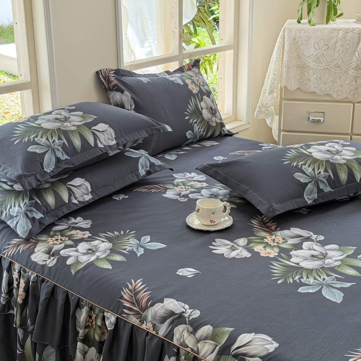 91家纺网 家纺一手货源 找家纺 雨田家纺 2025新款外贸跨境直播亲肤印花床裙三件套 鲜花盛开