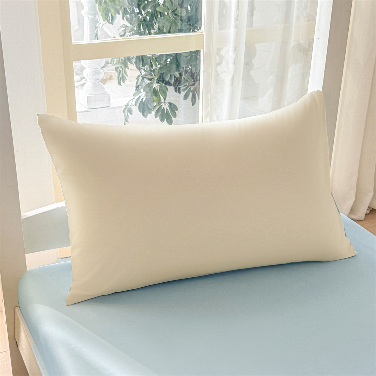 91家纺网 家纺一手货源 找家纺 小久久（小九九） 2025亲肤水洗棉学生宿舍三件套上下铺三件套-满绣系列 蝴蝶结-奶昔白+天蓝