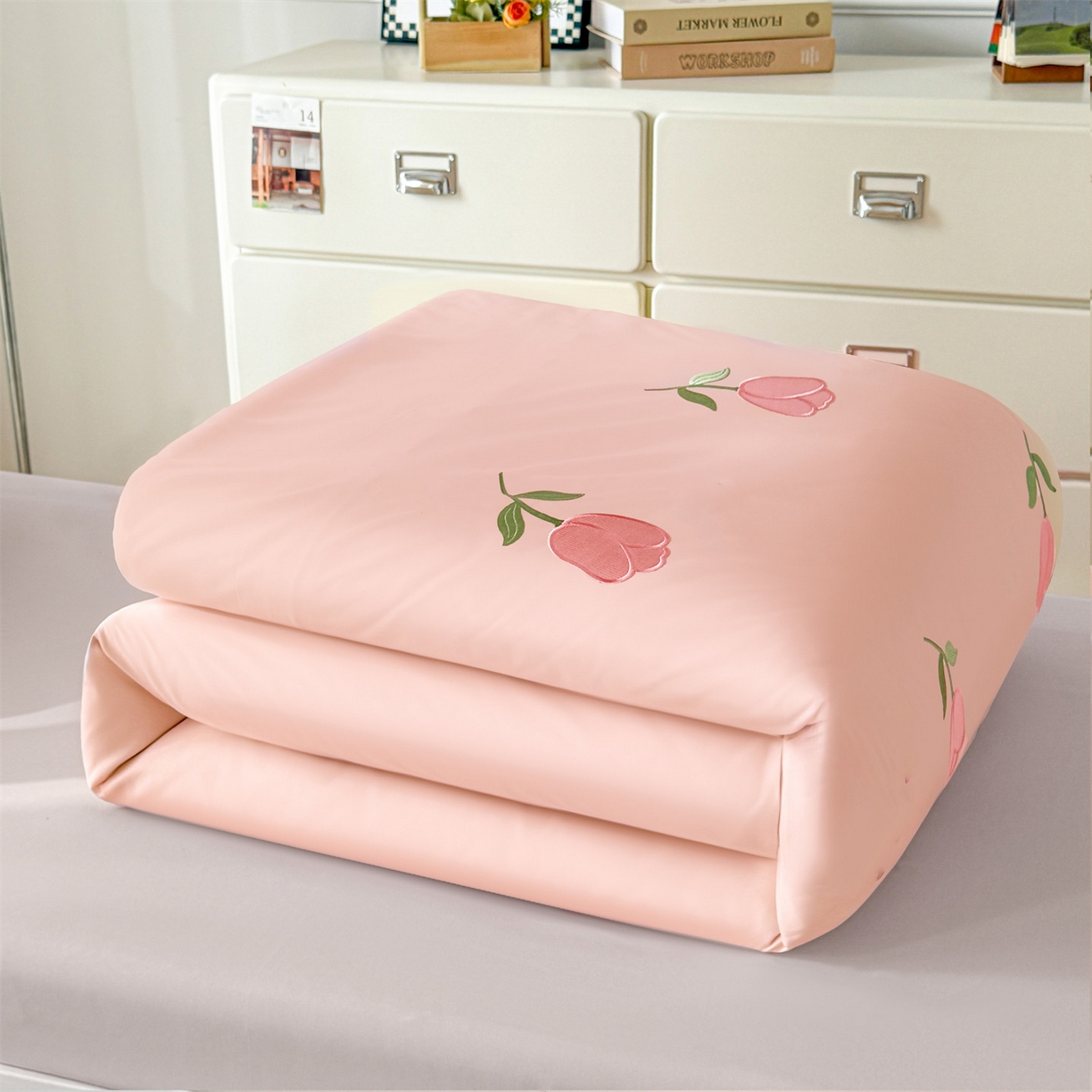 91家纺网 家纺一手货源 找家纺 小久久（小九九） 2025亲肤水洗棉学生宿舍三件套上下铺三件套-满绣系列 花朵-奶油粉+山灰