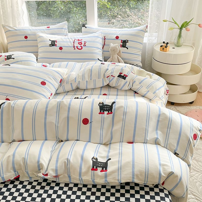 91家纺网 家纺一手货源 找家纺 麦伦家居 2025春夏新款全棉纯棉斜纹40s13372系列-小清新卡通 蓝条小猫咪