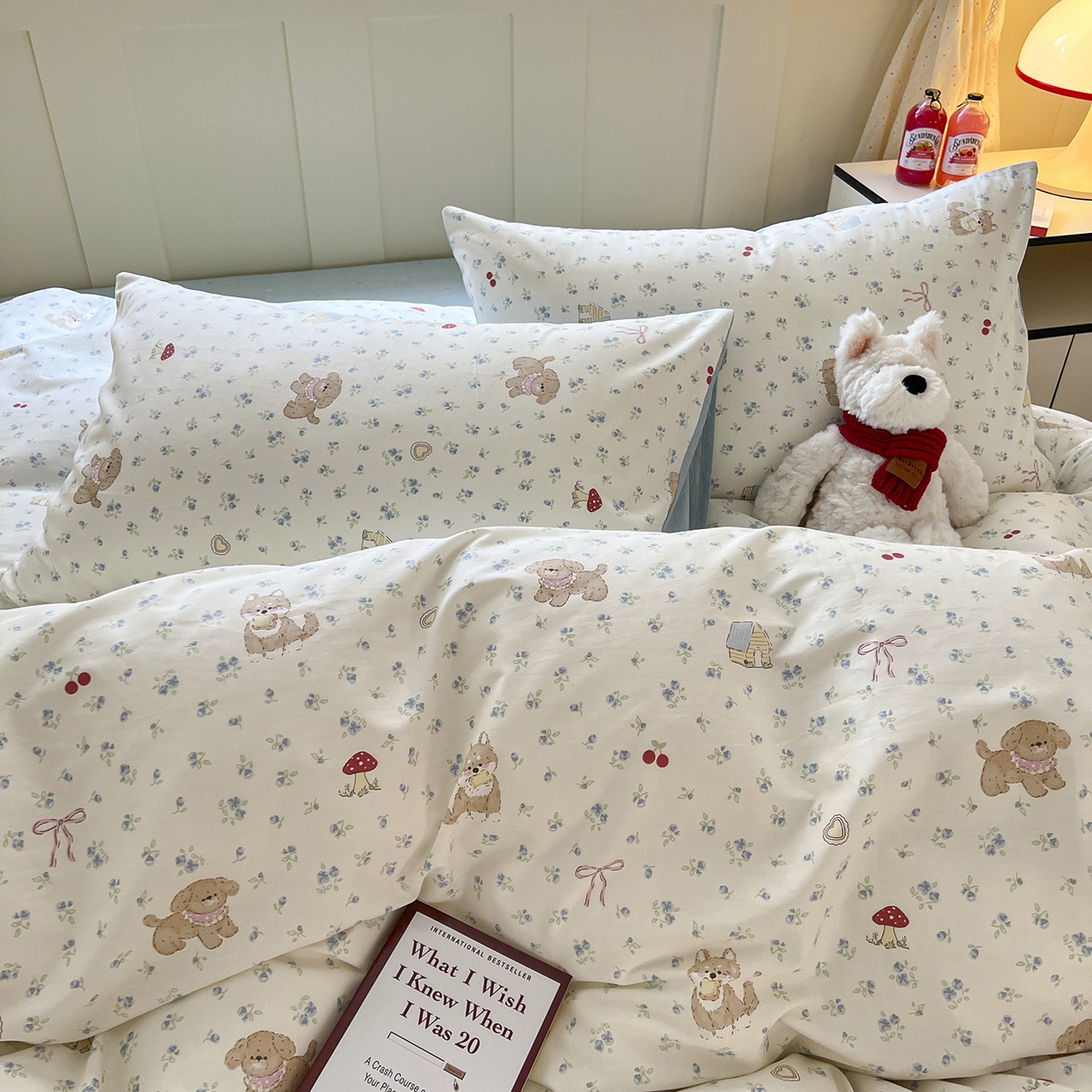 91家纺网 家纺一手货源 找家纺 麦伦家居 2025春夏新款全棉纯棉斜纹40s13372系列-小清新卡通 蘑菇狗