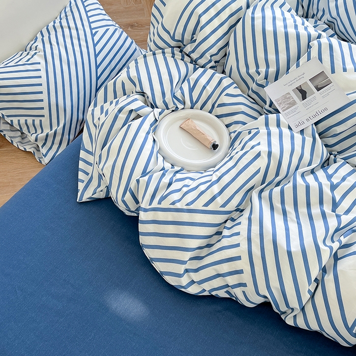 91家纺网 家纺一手货源 找家纺 麦伦家居 2025春夏新款全棉纯棉斜纹40s13372系列-简约条格系 初语 蓝