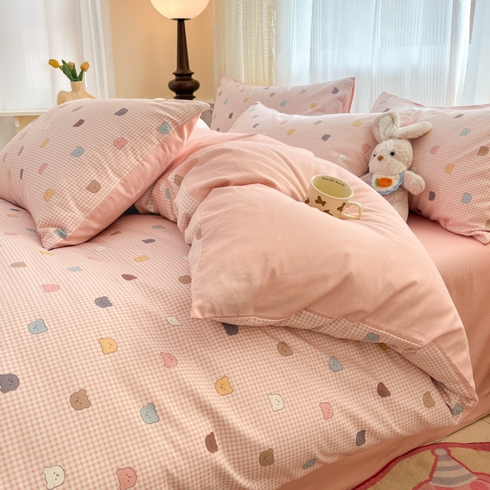 91家纺网 家纺一手货源 找家纺 麦伦家居 2025春夏新款全棉纯棉斜纹40s13372系列-小清新卡通 熊豆豆-粉