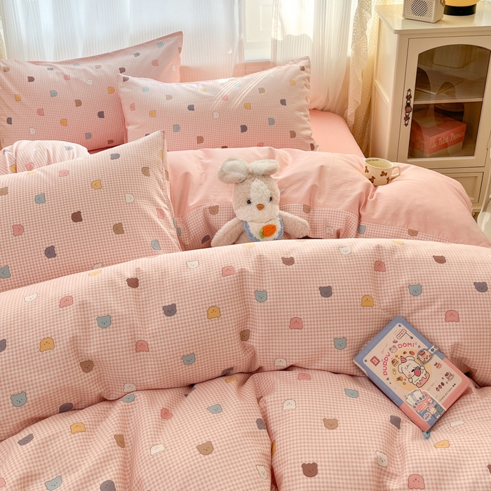 91家纺网 家纺一手货源 找家纺 麦伦家居 2025春夏新款全棉纯棉斜纹40s13372系列-小清新卡通 熊豆豆-粉