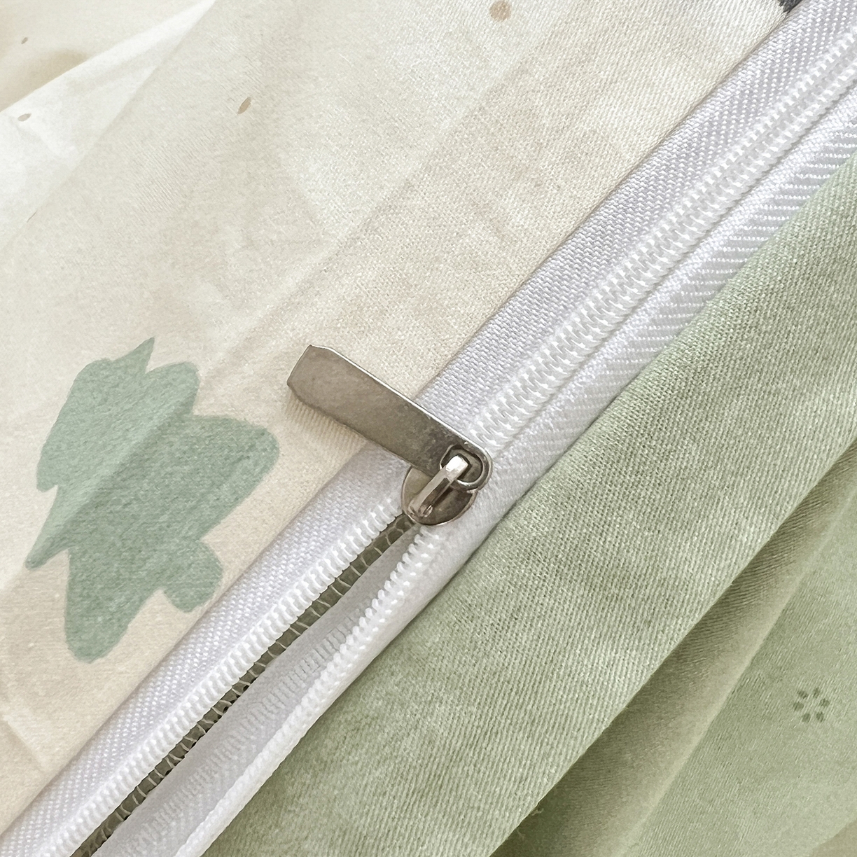 91家纺网 家纺一手货源 找家纺 麦伦家居 2025春夏新款全棉纯棉斜纹40s13372系列-小清新卡通 熊猫森林