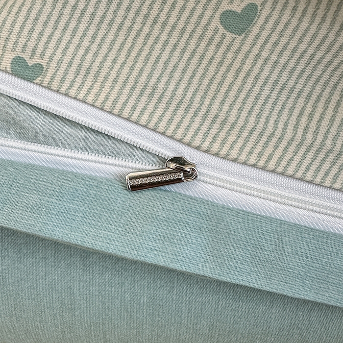 91家纺网 家纺一手货源 找家纺 麦伦家居 2025春夏新款全棉纯棉斜纹40s13372系列-简约条格系 初遇-绿