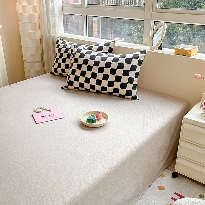 91家纺网 家纺一手货源 找家纺 麦伦家居 2025春夏新款全棉纯棉斜纹40s13372系列-简约条格系 黑米格