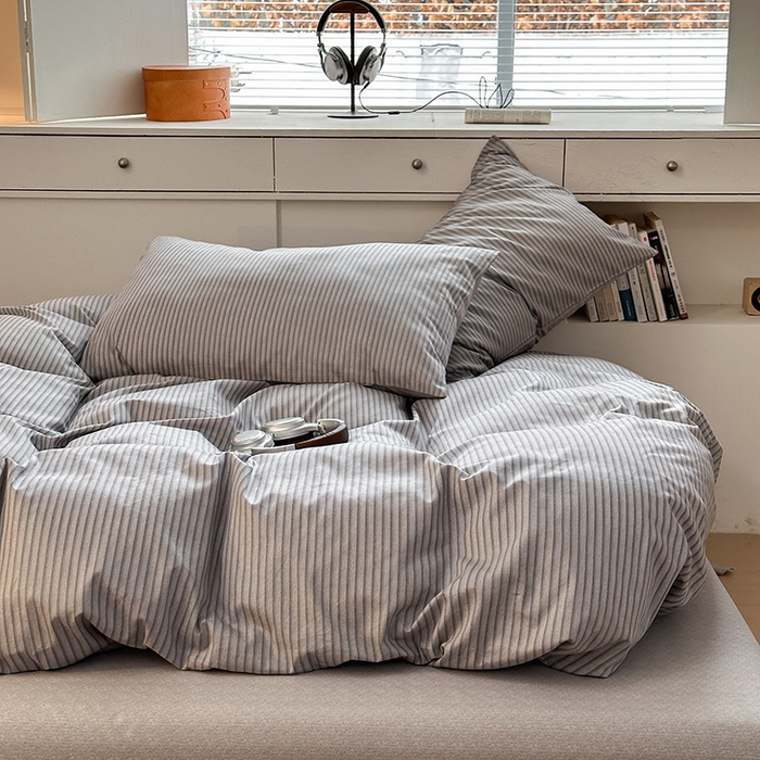 91家纺网 家纺一手货源 找家纺 麦伦家居 2025春夏新款全棉纯棉斜纹40s13372系列-简约条格系 绅士之约