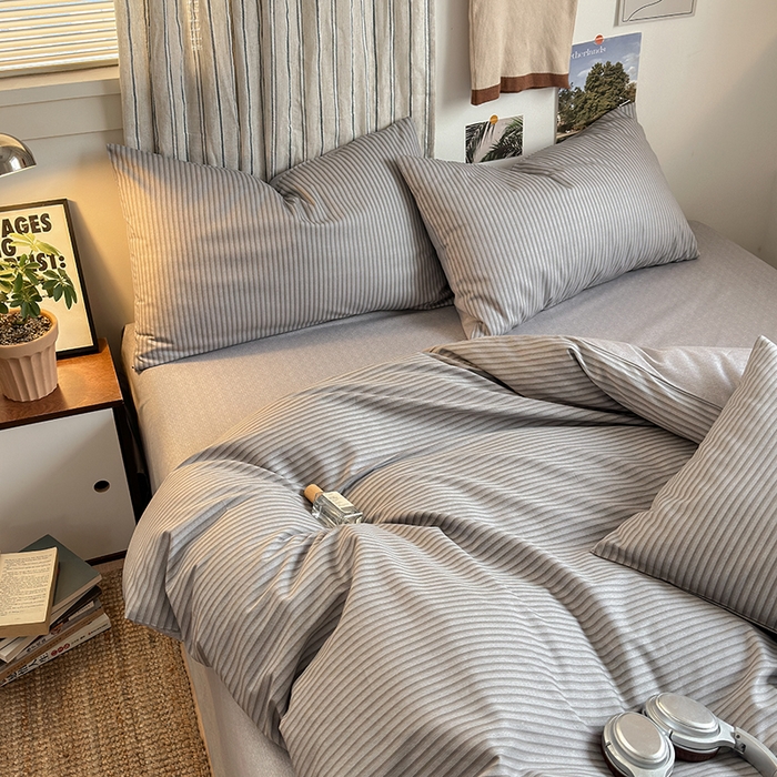 91家纺网 家纺一手货源 找家纺 麦伦家居 2025春夏新款全棉纯棉斜纹40s13372系列-简约条格系 绅士之约