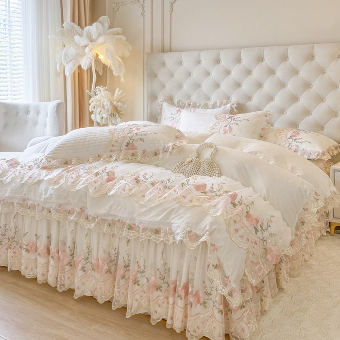 91家纺网 家纺一手货源 找家纺 恋尚 2025春夏新款香云纱床裙单床裙床裙单件-莫妮卡（控价130起） 莫妮卡-白